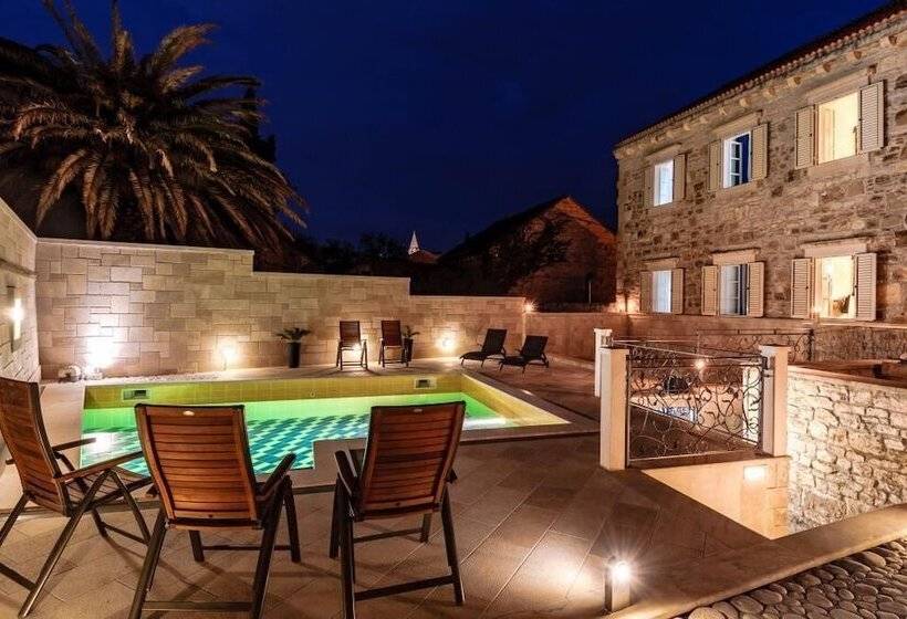 بنسيون Rooms Miron