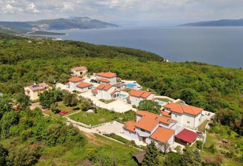 Пансион Yourcroatiaholiday   Villa With 6 Rooms