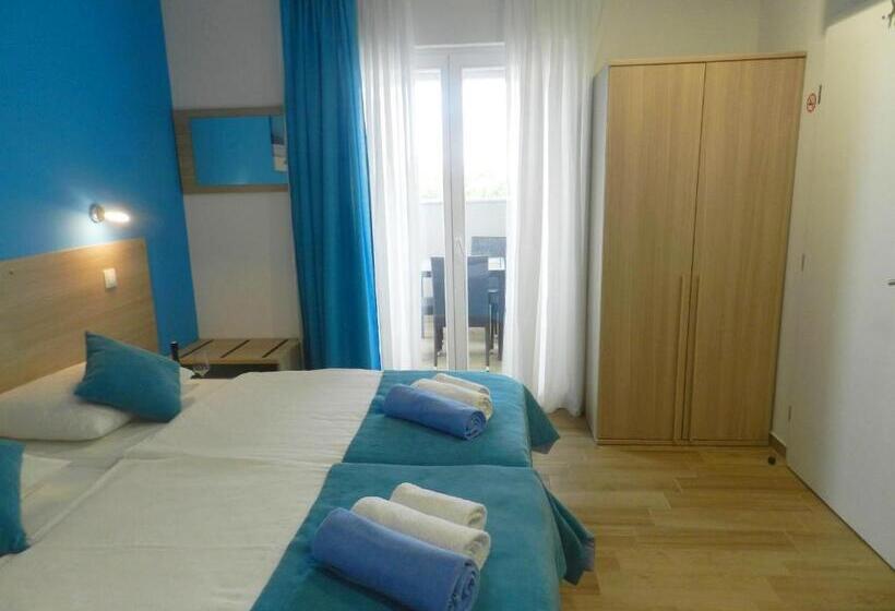 Пансион Yourcroatiaholiday   Villa With 6 Rooms