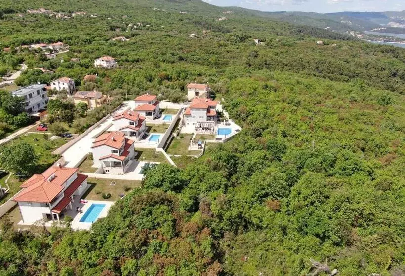 ペンション Yourcroatiaholiday   Villa With 6 Rooms