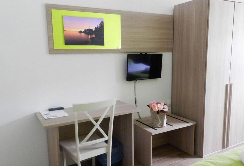 Пансион Yourcroatiaholiday   Villa With 6 Rooms