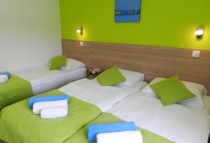 Пансион Yourcroatiaholiday   Villa With 6 Rooms