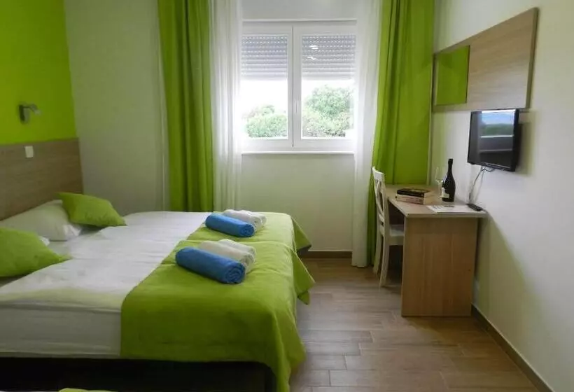 ペンション Yourcroatiaholiday   Villa With 6 Rooms