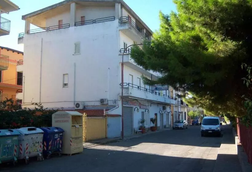 Hotelli Affittacamere Mariada
