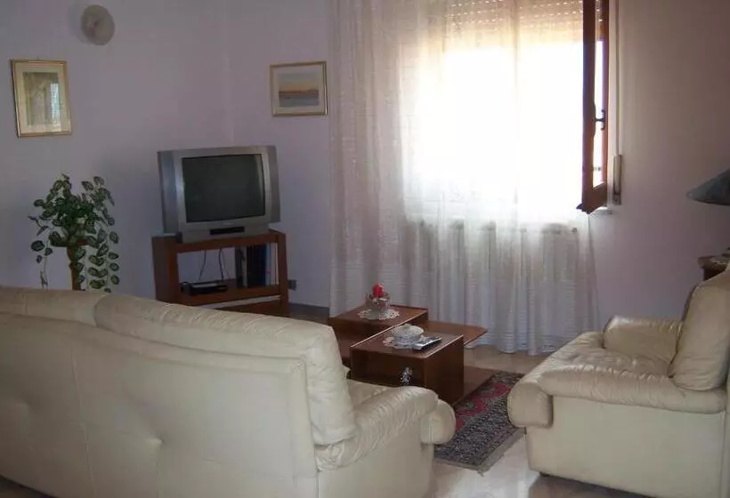 Hotelli Affittacamere Mariada