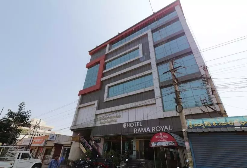 ホテル Rama Royal