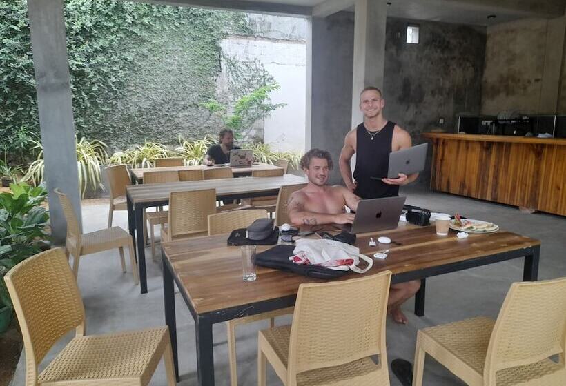 ホテル Surf Gangs Arugambay