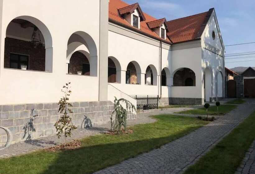 پانسیون Molnos Kuria