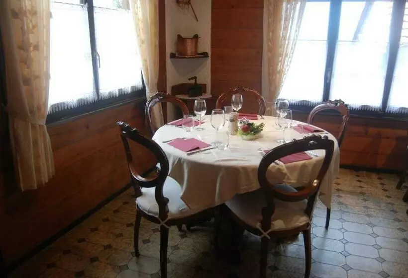 Retkeilymaja Osteria Anzonico