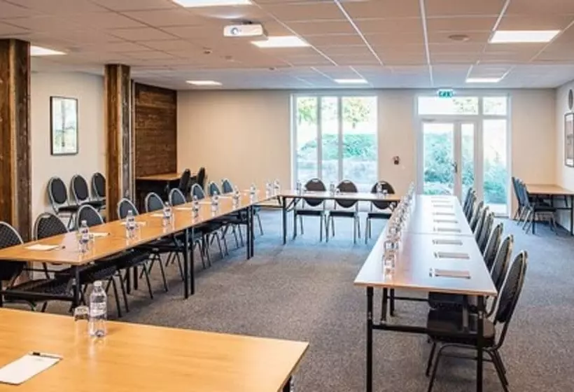 Hotelli Lydinge Resort