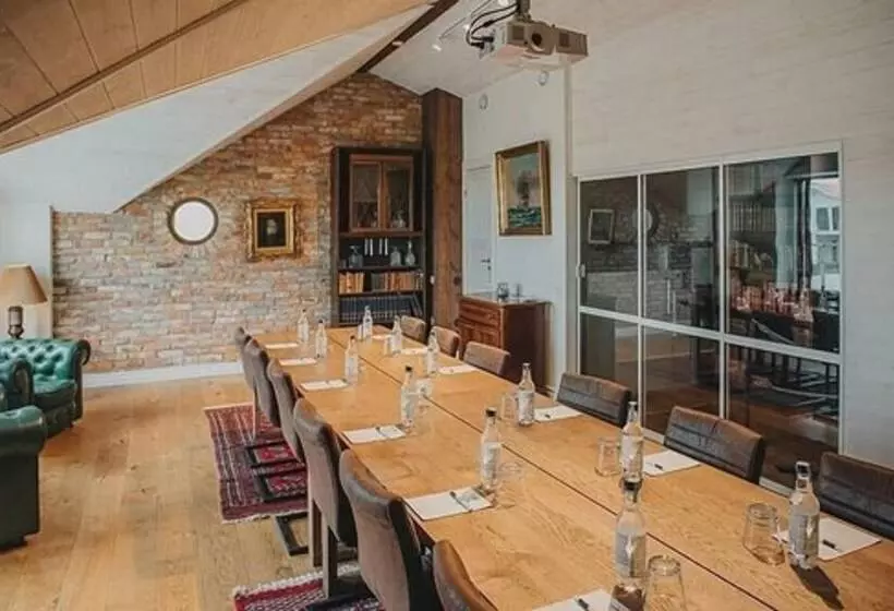 Hotelli Lydinge Resort