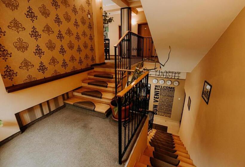 ペンション Guest House Lacul Linistit