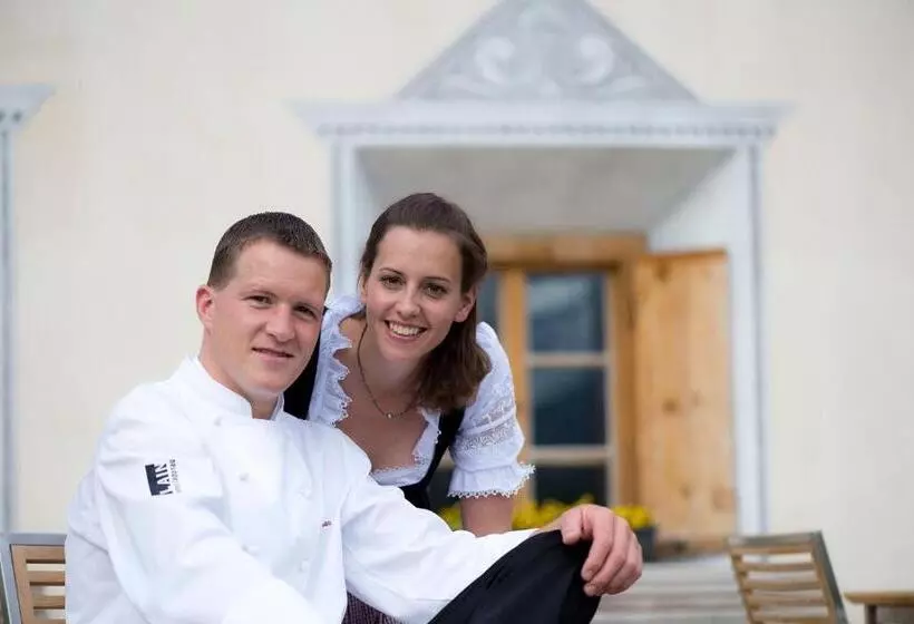 Relais & Châteaux In Lain Hotel Cadonau