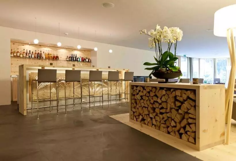 Relais & Châteaux In Lain Hotel Cadonau