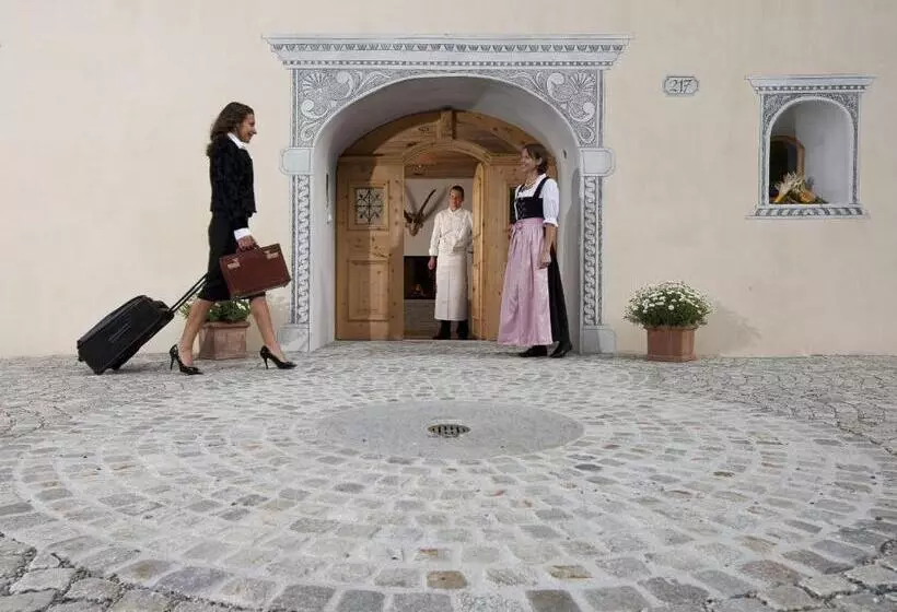 Relais & Châteaux In Lain Hotel Cadonau