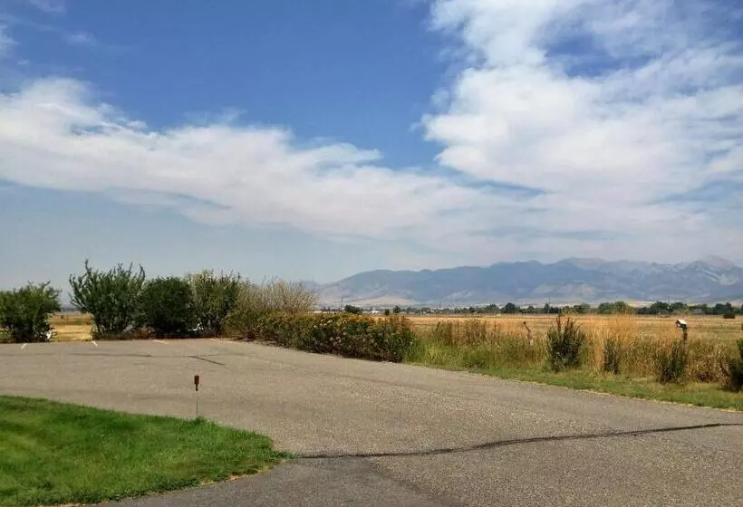 تختخواب و صبحانه Fox Hollow Inn