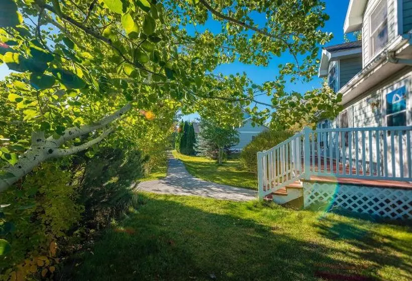 تختخواب و صبحانه Fox Hollow Inn