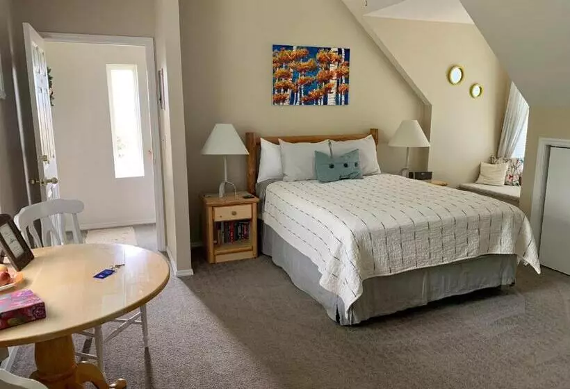 تختخواب و صبحانه Fox Hollow Inn