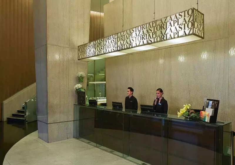 בית מלון כפרי Astoria Plaza