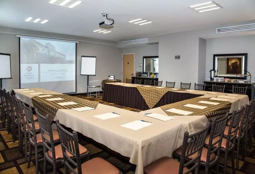 ホテル Best Western Plus Monterrey Airport