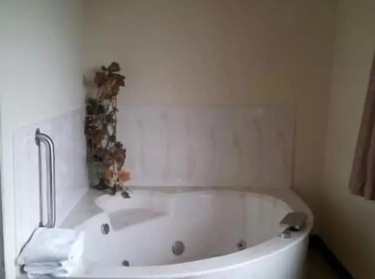 Boarders Inn & Suites By Cobblestone Hotels Wautoma