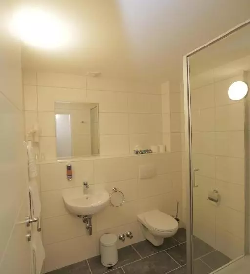 Отель Galeria Airport