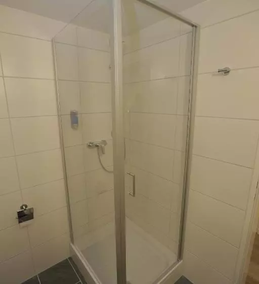 Отель Galeria Airport