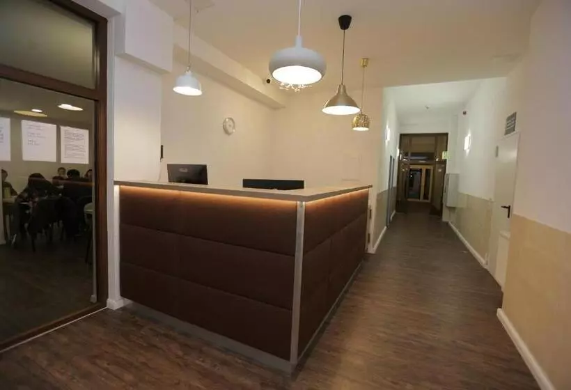 Отель Galeria Airport