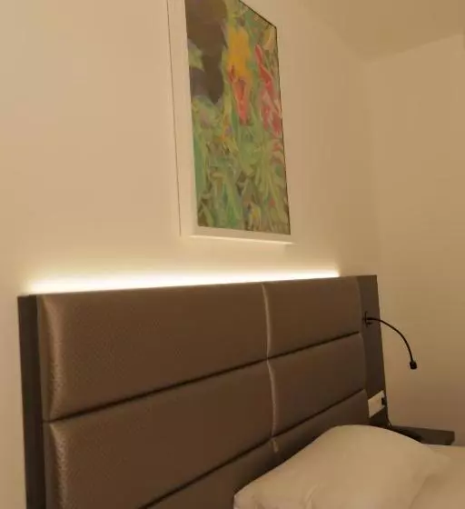 Отель Galeria Airport