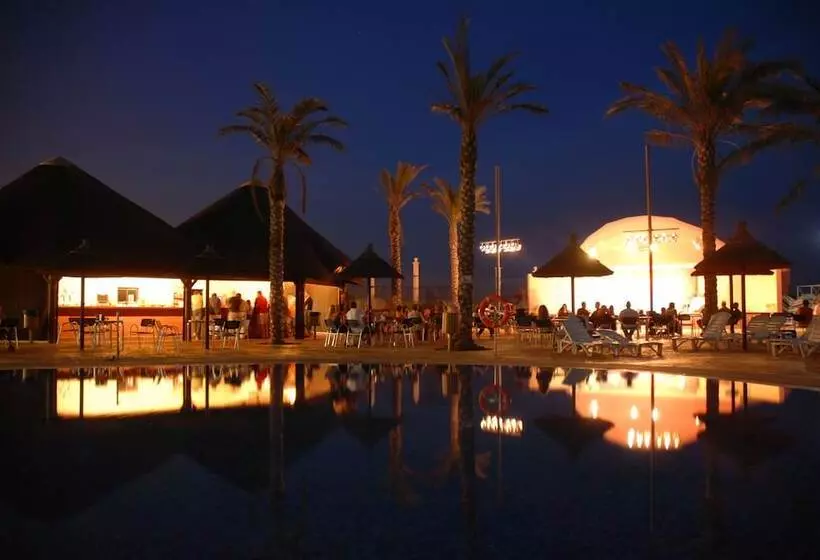 호텔 Holiday World Riwo