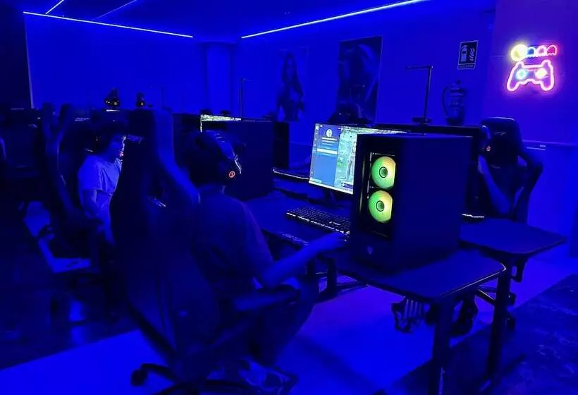 호텔 Holiday World Riwo