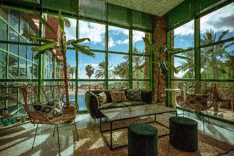 호텔 Holiday World Riwo