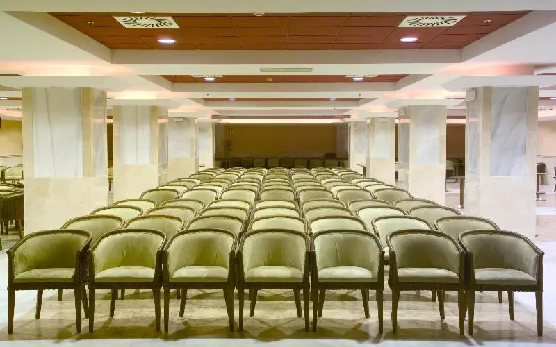 호텔 Holiday World Riwo