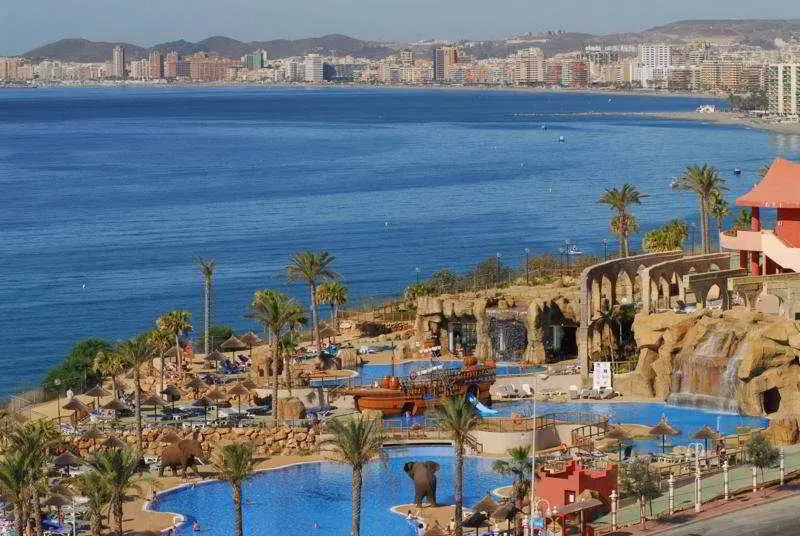 فندق Holiday World Riwo