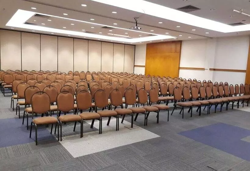 فندق Mercure Salvador Rio Vermelho