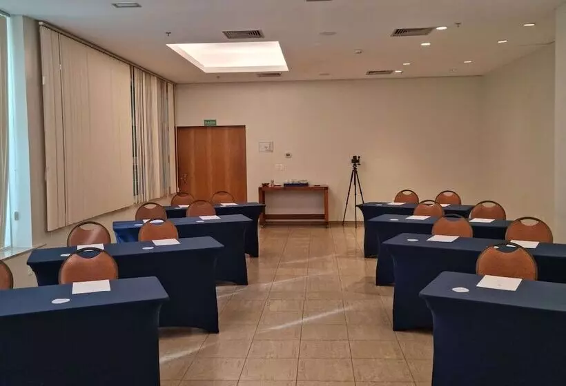 فندق Mercure Salvador Rio Vermelho