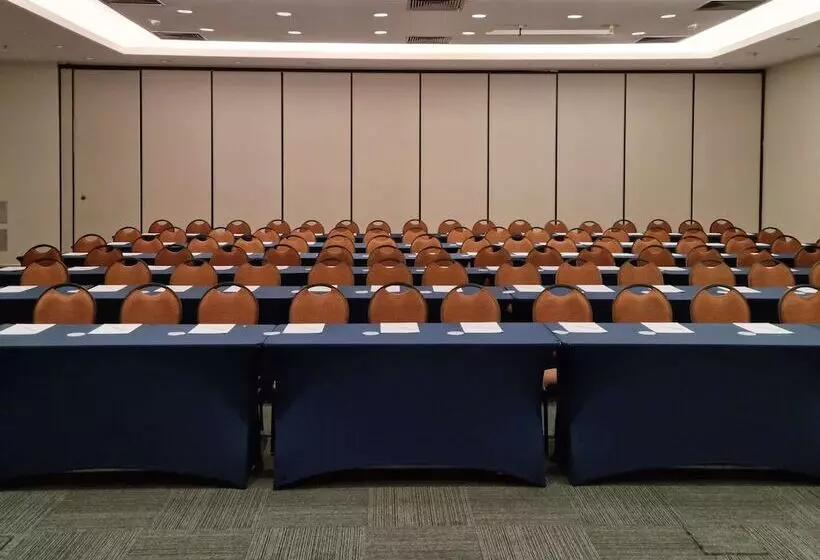 فندق Mercure Salvador Rio Vermelho