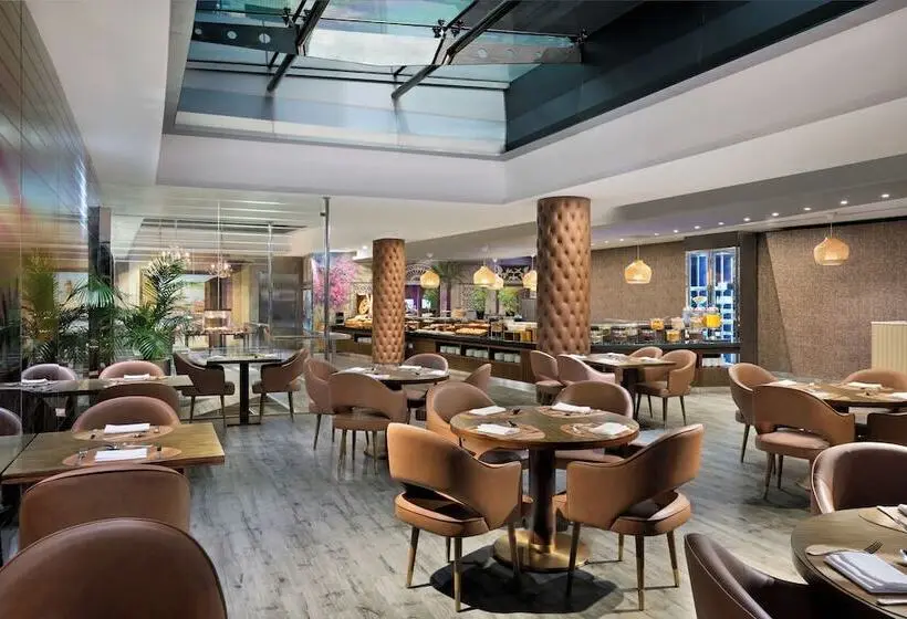 هتل Mövenpick Dubai Creek