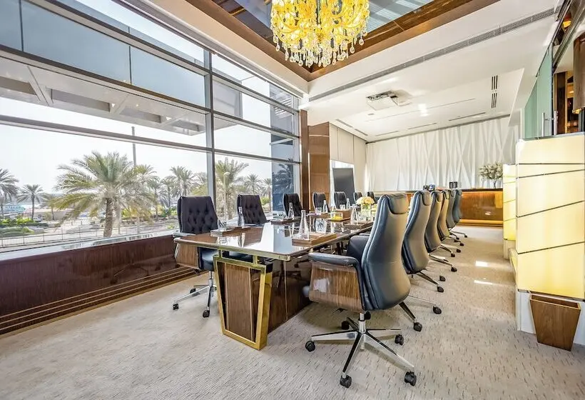 هتل Mövenpick Dubai Creek