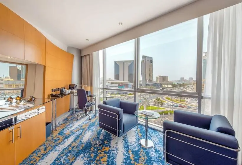 هتل Mövenpick Dubai Creek