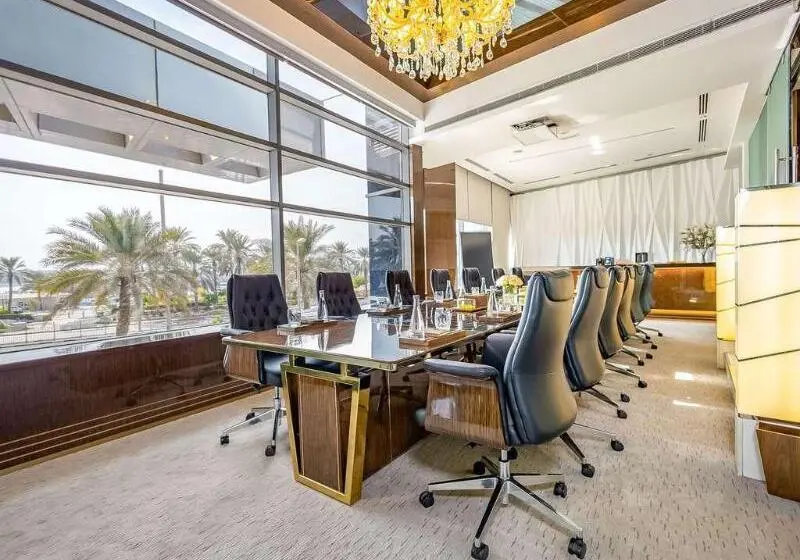 هتل Mövenpick Dubai Creek