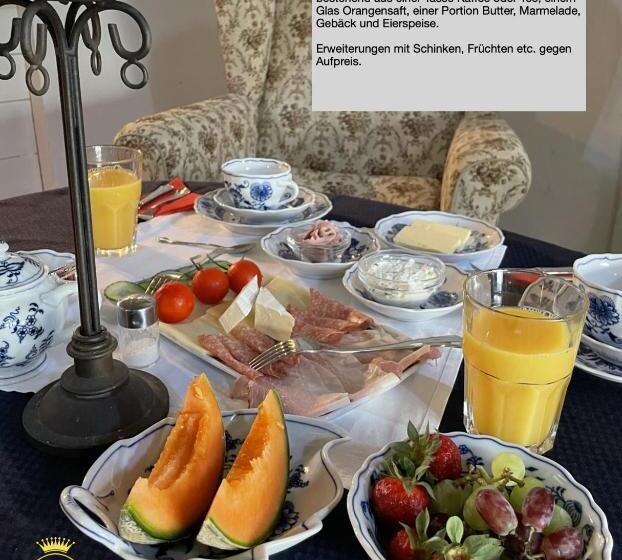 호텔 Schloss Moosburg Gästehaus