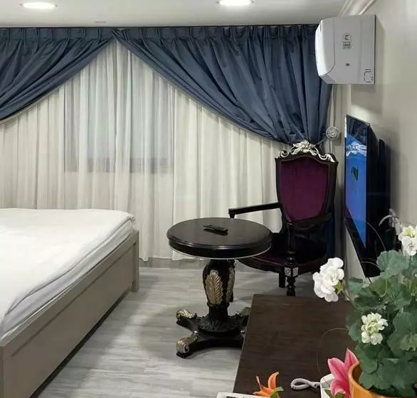 شقق المربعة للشقق المخدومة