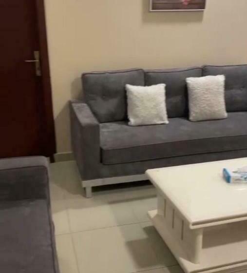 شقق المربعة للشقق المخدومة