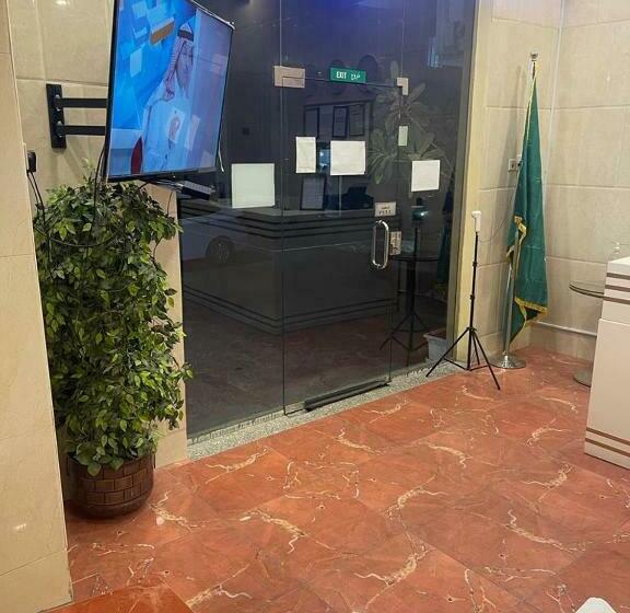 شقق المربعة للشقق المخدومة