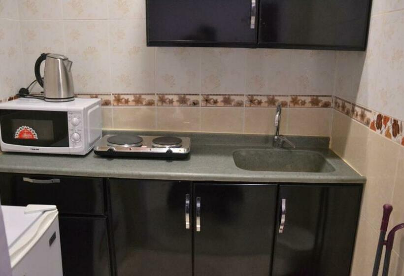 شقق المربعة للشقق المخدومة