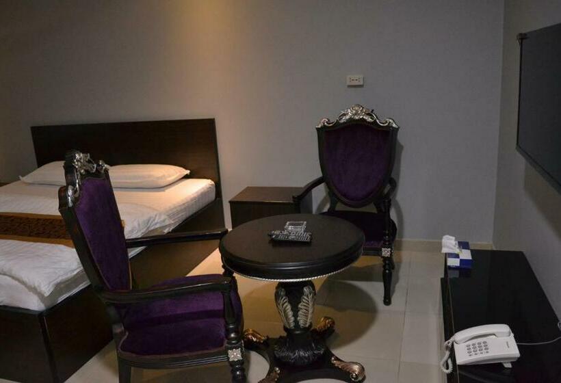 شقق المربعة للشقق المخدومة