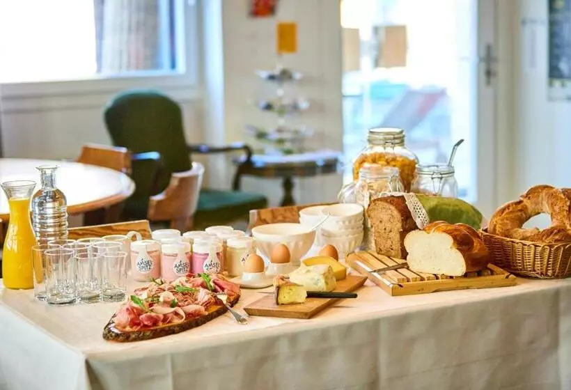 ユースホステル Landhus Almens