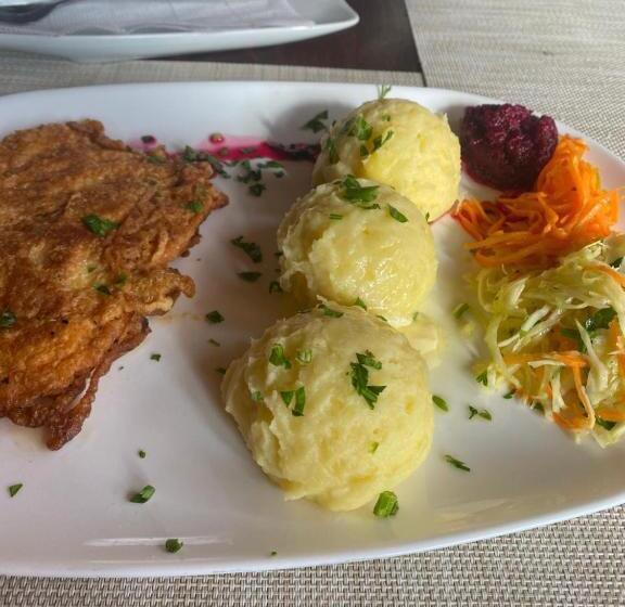 فندق صغير Verkhovinsky Dvor