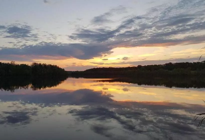 ユースホステル Vesyolaya Rochsha